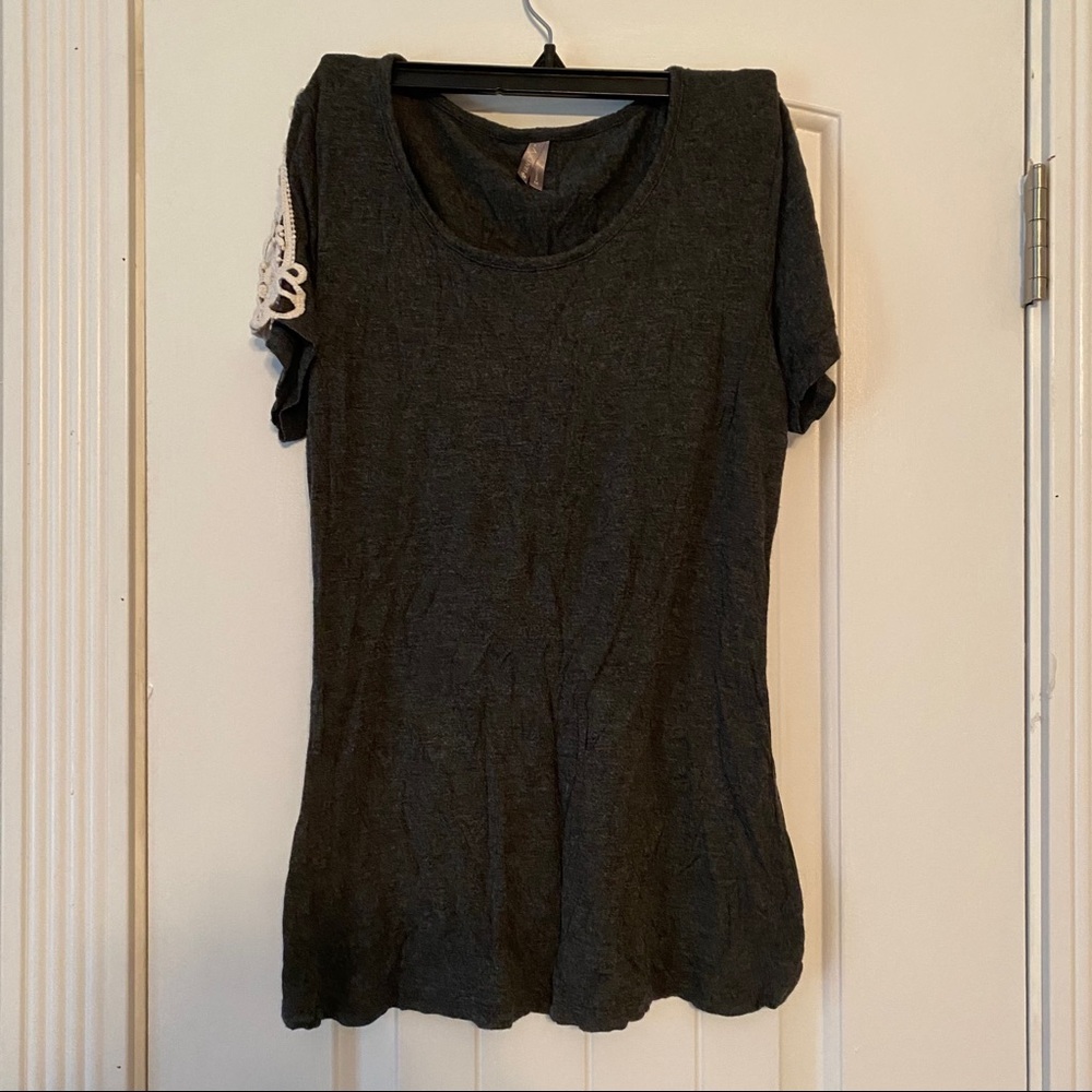 Grey blouse - Picture 2 of 3